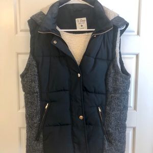 Puffy navy vest